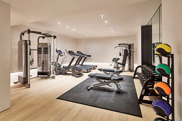 Rented by Compass | media 18