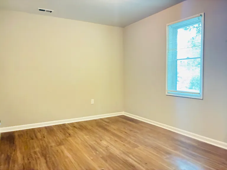 407 Gardner St — Photo 14