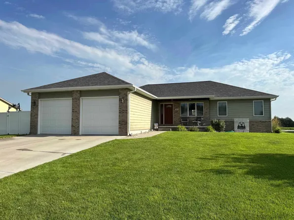 101 W Rochelle St, Elwood, NE 68937