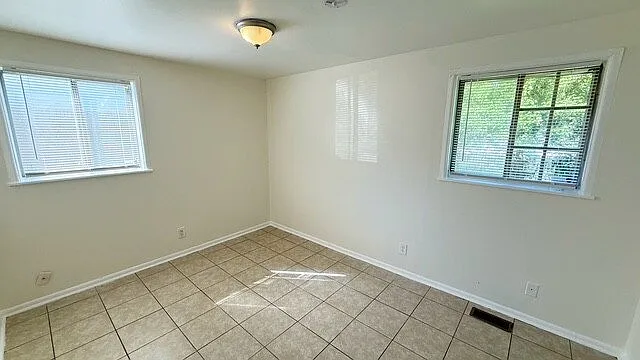 5819 Gateway Dr — Photo 9