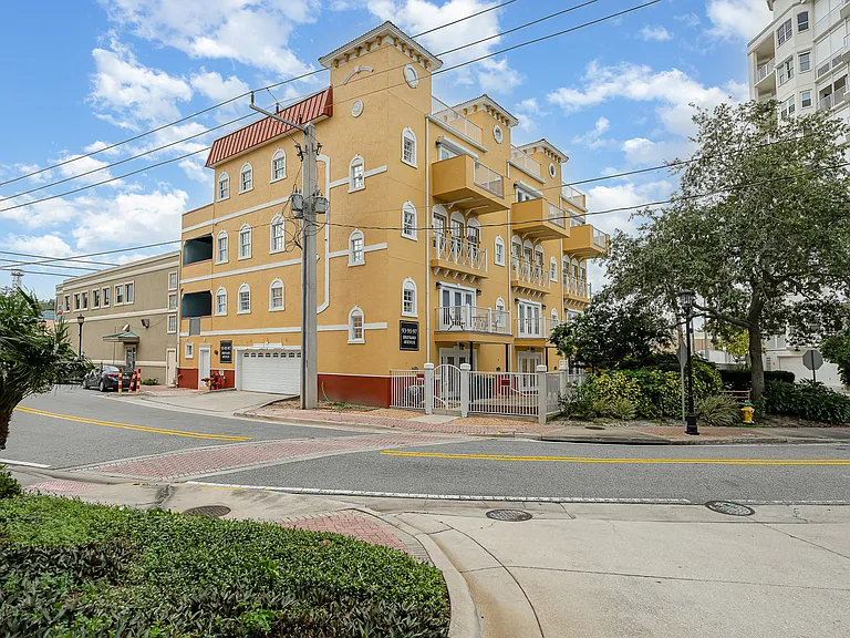 93 Brevard Ave — Photo 1