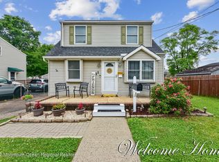 11 Hopkins Ter, Hazlet Township, NJ