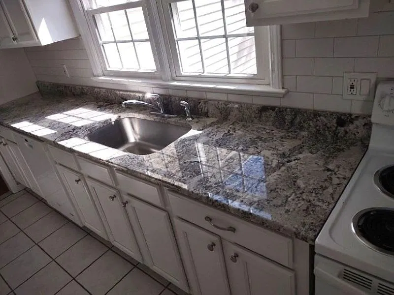 3 bed, 1335 sqft, $2,500 — Photo 4