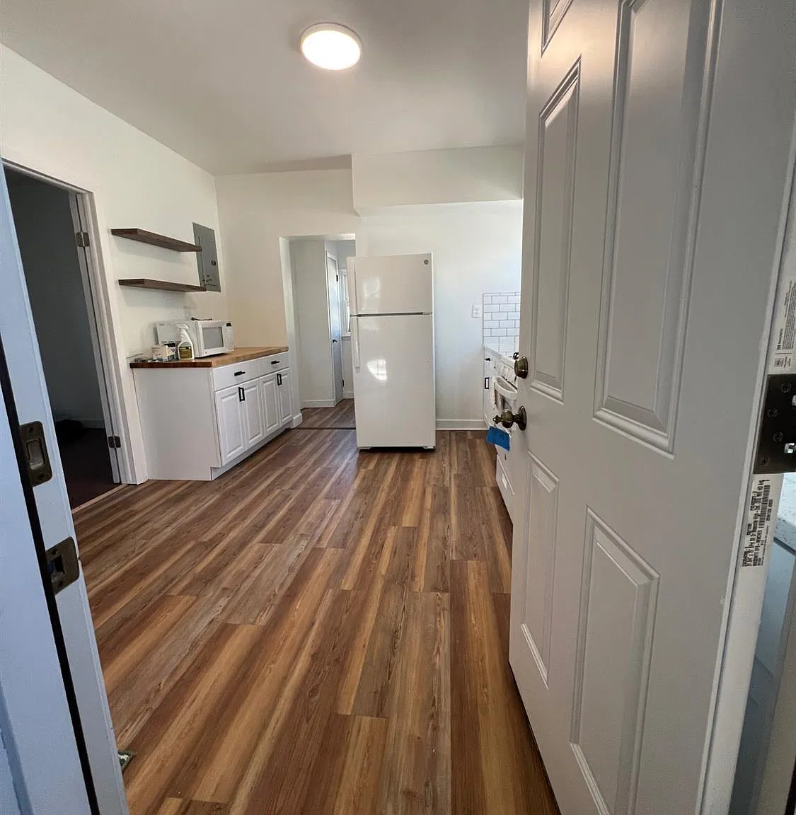 3 bed, 2.0 bath, 1940 sqft, $2,450 — Photo 4