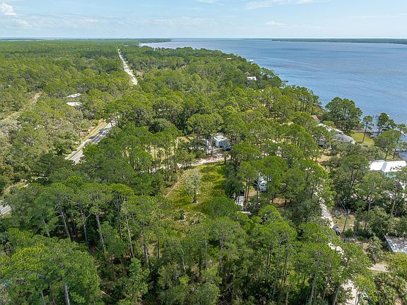 4th image of 11 River Dr