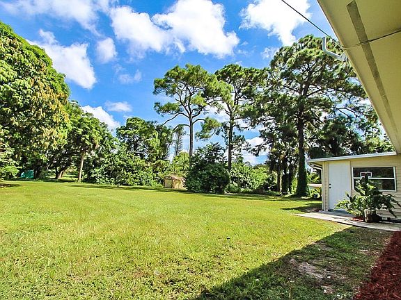 4th image of 105 Leeland Heights Blvd E