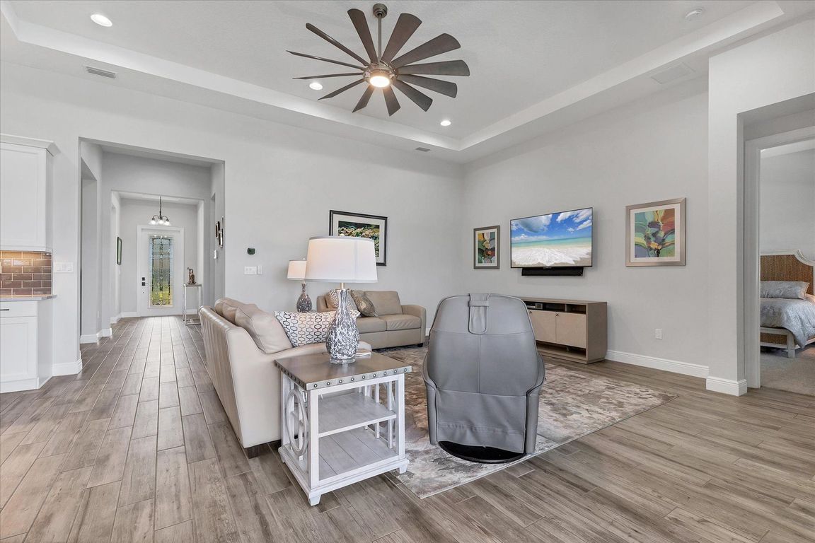 next background image