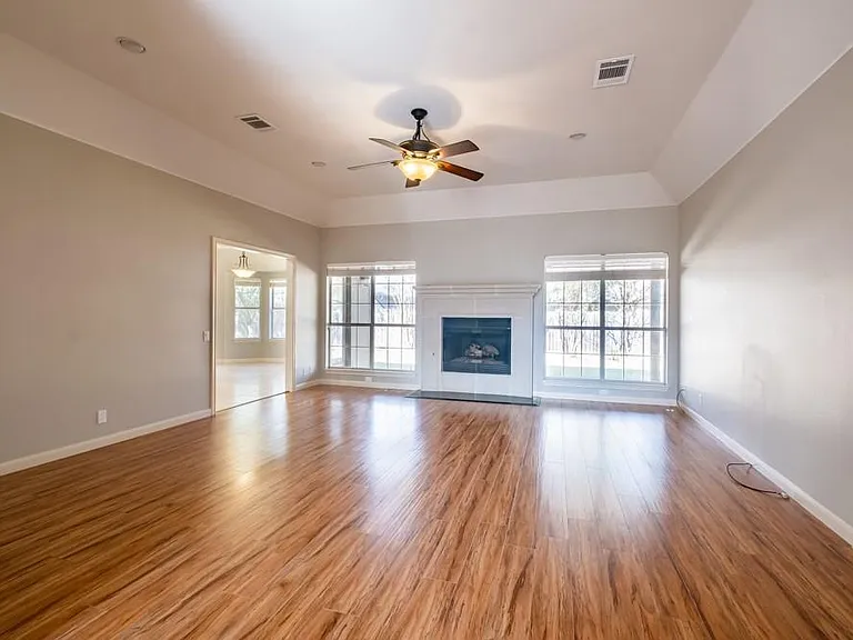 9202 Amanda Dr — Photo 8