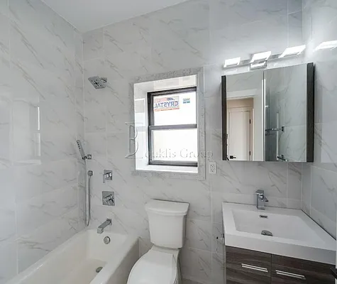 Rented by Bouklis Group | media 16