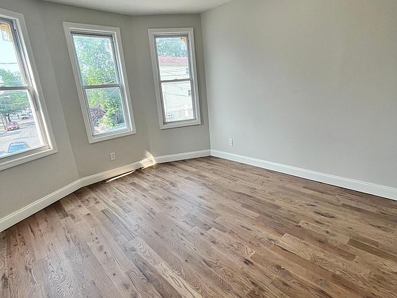 5th image of 64 Logan Ave #1R