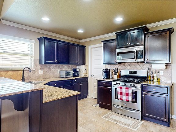 4th image of 520 Sorrento Dr