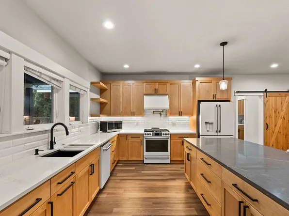 17008 Sharp Dr, Bend, OR 97707