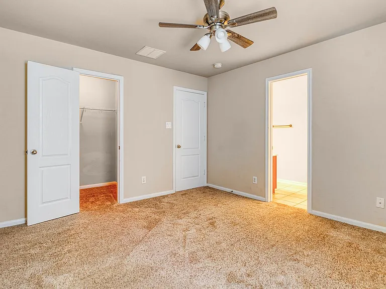 8707 Roswell Rdg — Photo 9