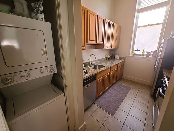 5th image of 1740 Green St #16