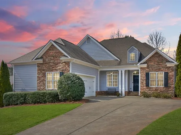 29 Roberson Dr, Cartersville, GA 30121