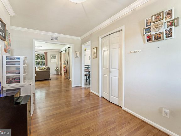 5th image of 16080 Fox Chase Ln
