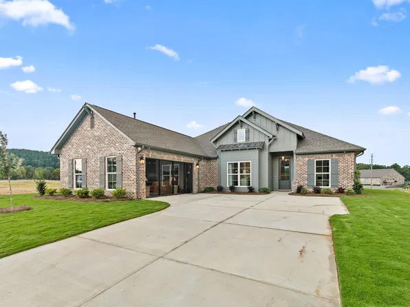 6205 Hillbrook Blvd, Trussville, AL 35173