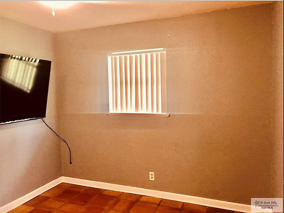 5th image of 55 Cheryl Ln