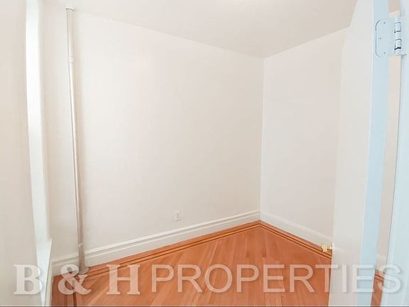 4th image of 532 5th St #1