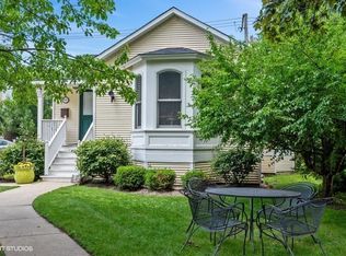 1019 Emerson St, Evanston, IL 60201
