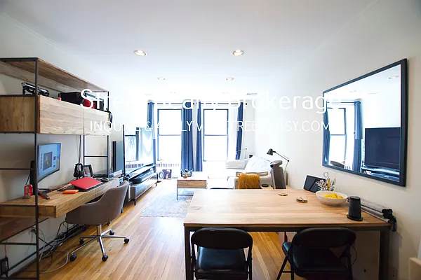 Rented by Street Realty Brokerage LLC | media 2