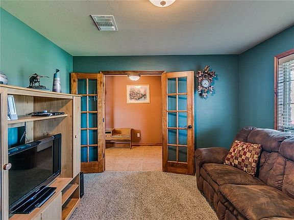 5th image of 1018 Bear Mountain Dr