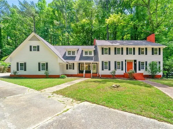 3030 Dodson Dr, East Pt, GA 30344