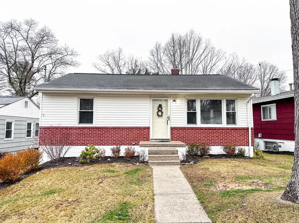 208 Parkwood Dr, Beckley, WV 25801