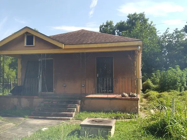 3049 Laussat Pl, New Orleans, LA 70117