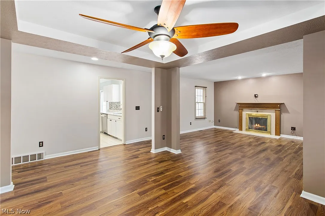 3 bed, 3.5 bath, 3156 sqft, $3,375 — Photo 4