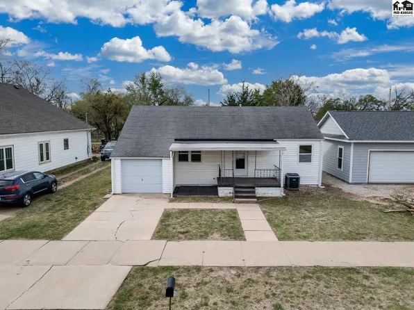 925 E 10th Ave, Hutchinson, KS 67501