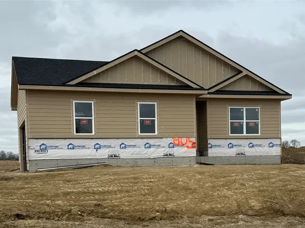 805 E 23rd St N, Newton, IA 50208