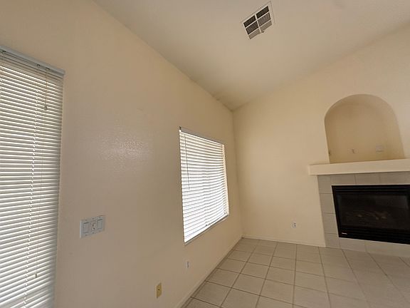 5th image of 688 Pansy Pl