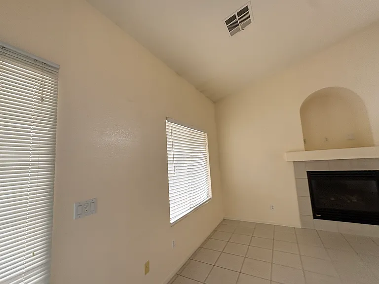 688 Pansy Pl — Photo 5