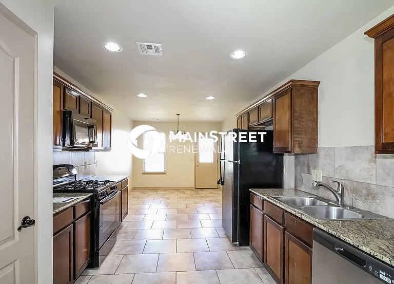 417 Pearl St — Photo 3
