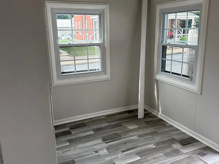 102 E Park St — Photo 7