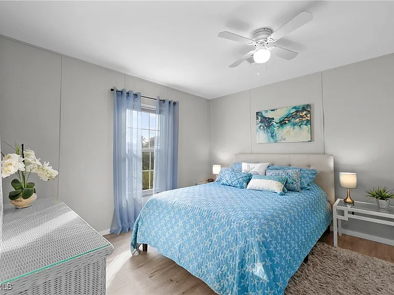 1747 Beverly Dr — Photo 20