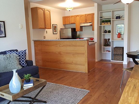 4th image of 131 Piccadilly Pl APT D