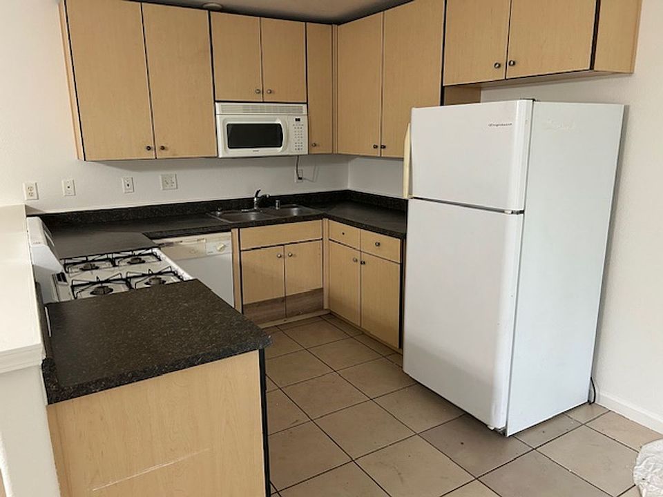 2nd image of 555 Morgan Dr #2