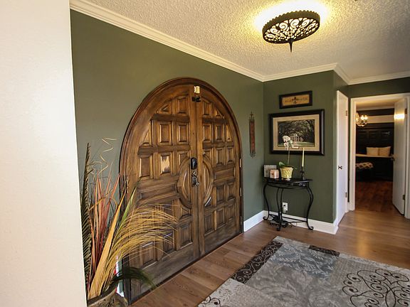 2nd image of 130 Lake Park Dr
