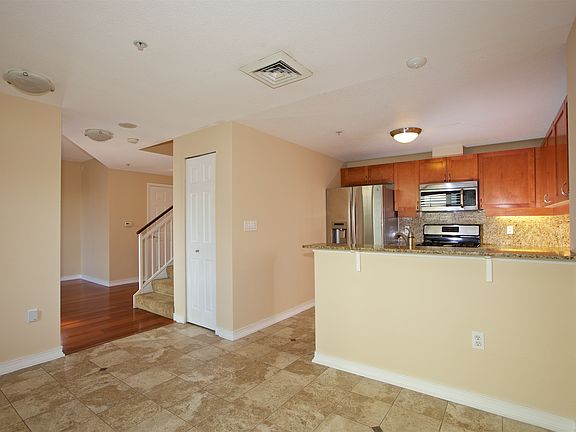 5th image of 1240 India St Unit 108