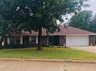 2202 S 33rd St, Chickasha, OK 73018