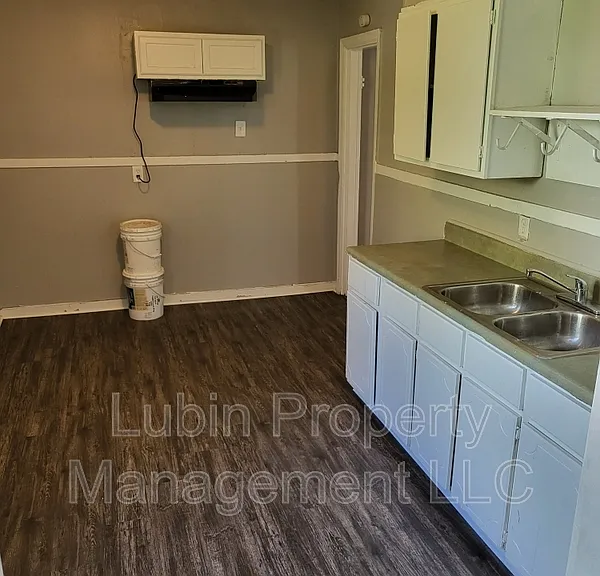 1493 S Montgomery St — Photo 4