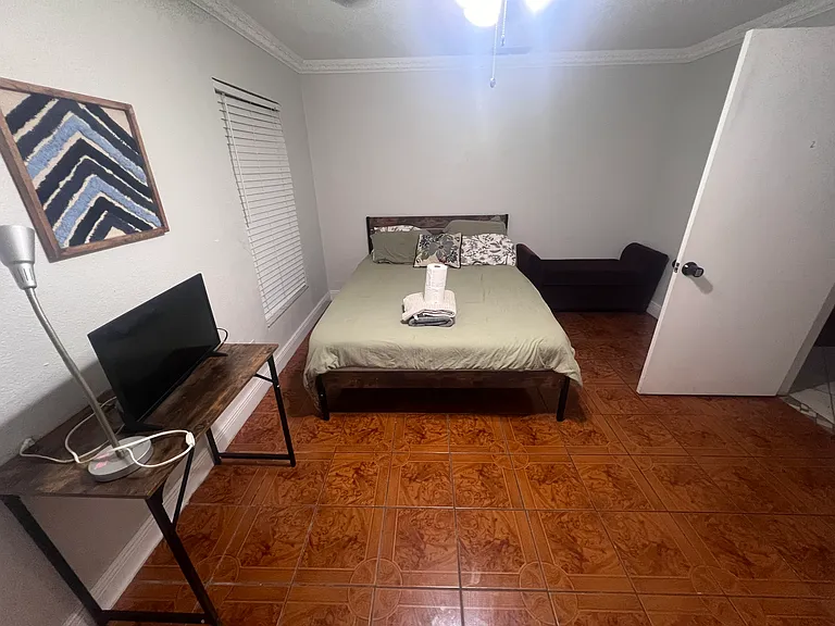 1381 Gladiolas Dr — Photo 7