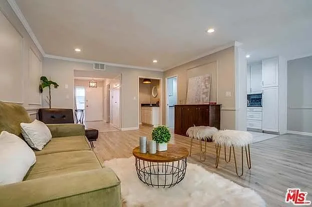 321 N Palm Dr #5 — Photo 16