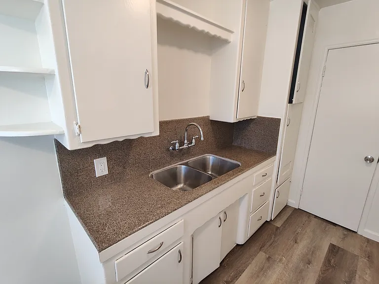 533 N Poplar Ave #533 — Photo 9