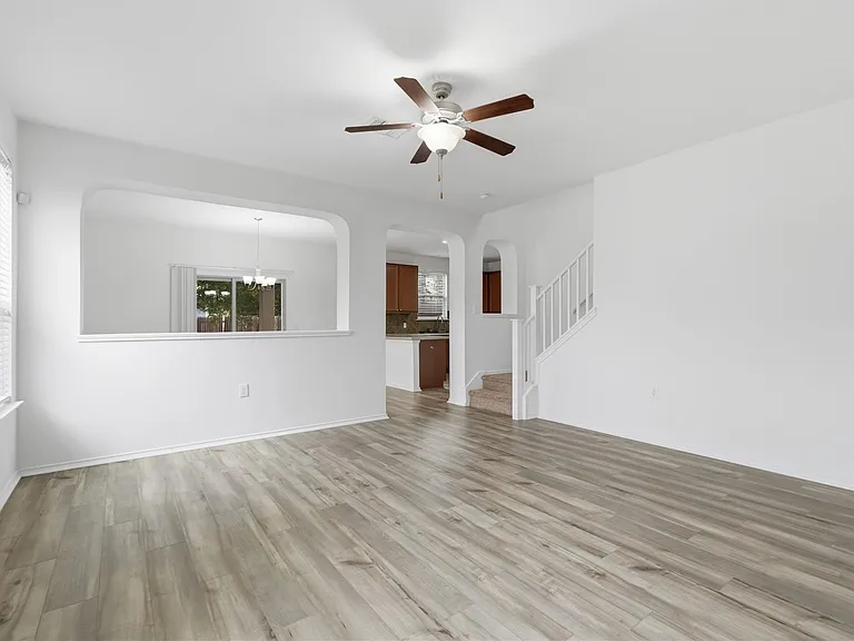 11200 Drumellan St — Photo 9