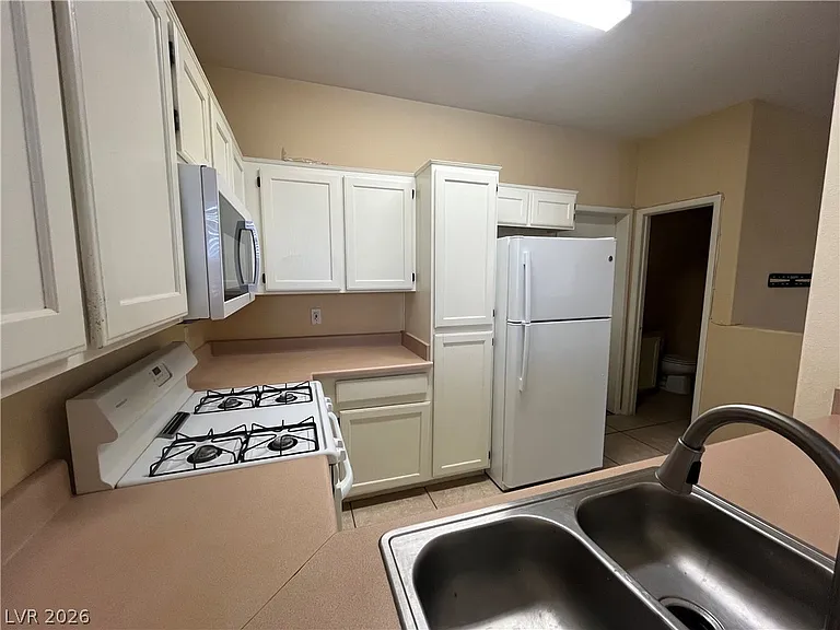 913 Nevada Sky St — Photo 12