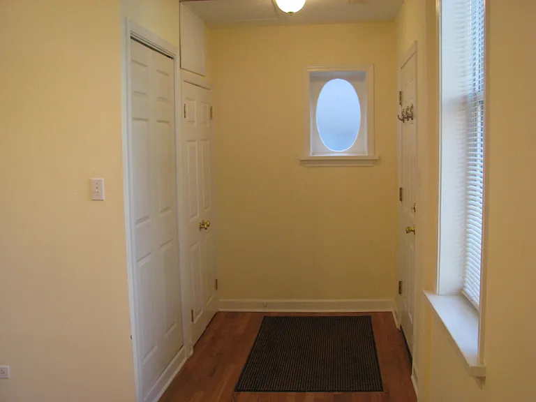 1242 N Bosworth Ave #1 — Photo 5