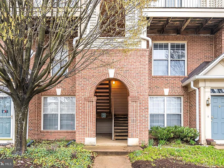 7046 Falls Reach Dr #304 — Photo 31